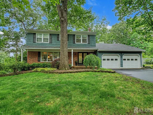 20 Apache Ct, East Brunswick, NJ 08816