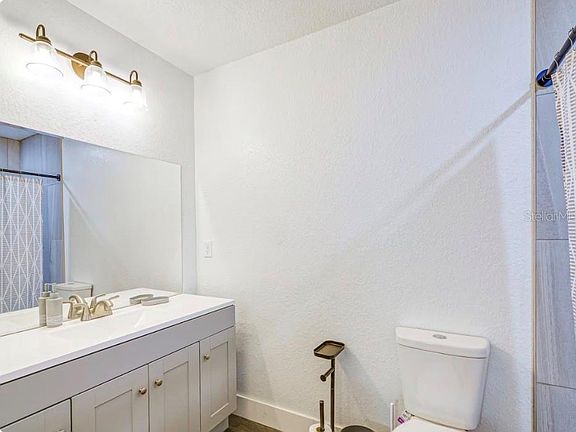 4th image of 21655 SW RAINTREE STREET