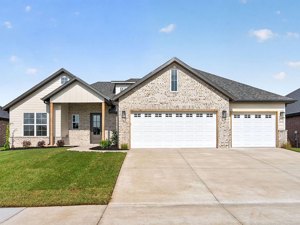 1st image of 1627 S Crepe Myrtle Lane