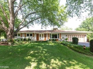 8N627 Wildwood Dr, Elgin, IL
