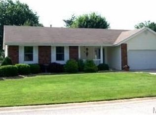 3813 Hermitage Ln, Saint Peters, MO