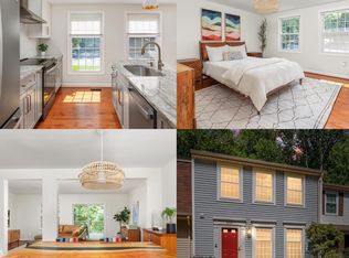10927 Harpers Square Ct, Reston, VA 20191