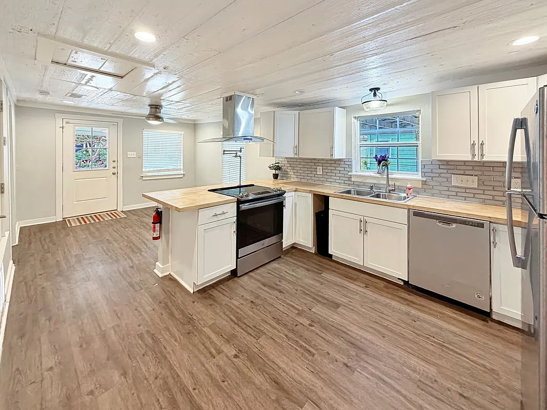 3 bed, 2.0 bath, 1071 sqft, $1,625 — Photo 4