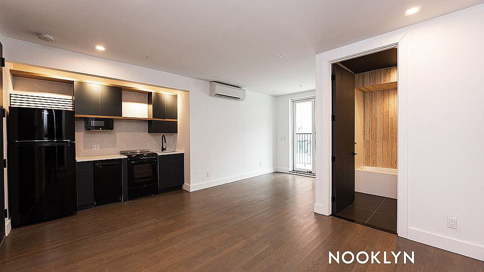 1st image of 115 Clifton Pl #1C