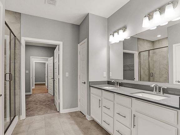 4th image of 11484 Lottie Cir