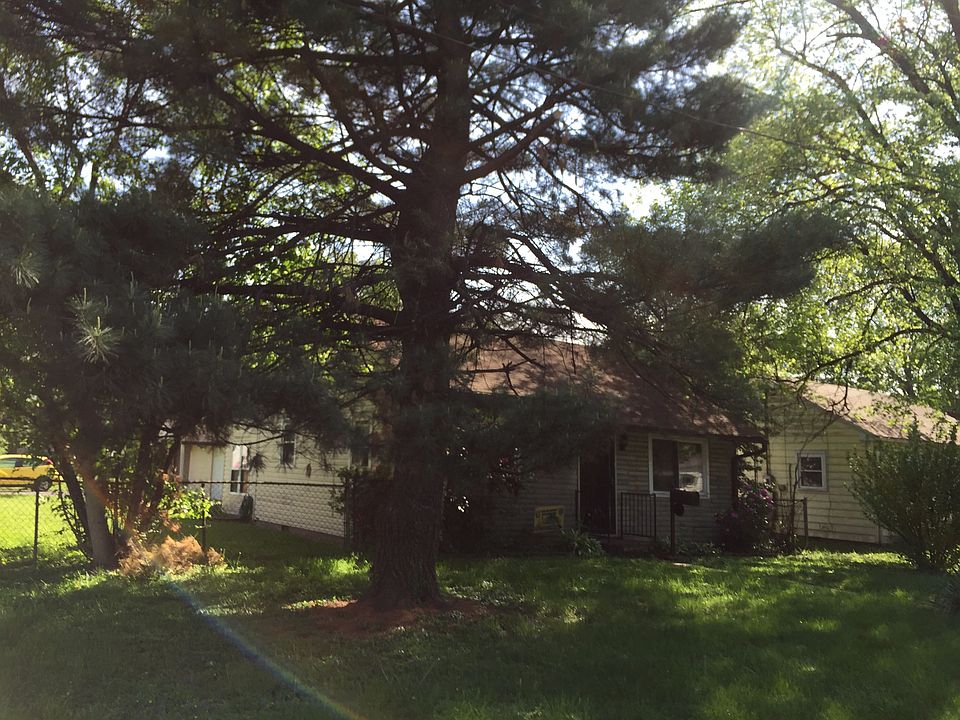 2nd image of 1700 Nelson Ave