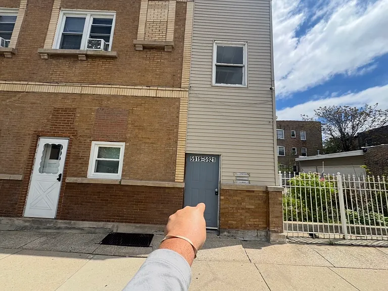 W 26th St — Photo 2