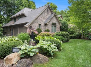 9832 Kingston Rdg, Clarkston, MI 48348