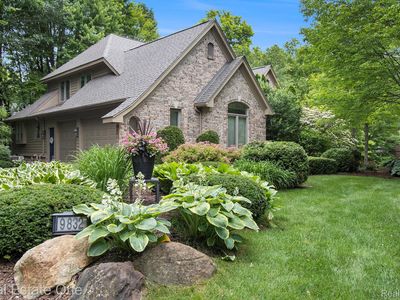 9832 Kingston Rdg, Clarkston, MI, 48348