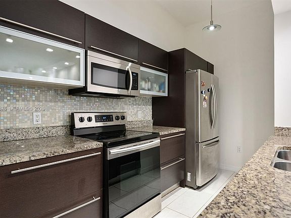 4th image of 951 Brickell Ave APT 201
