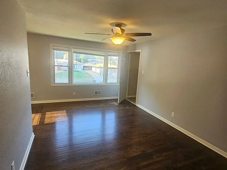 514 Lakeview Ave. (4 Unit) — Photo 7