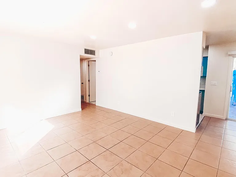 4215 Calle Barona #B — Photo 8