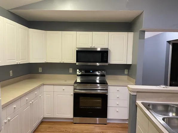 729 Spring Valley Dr, Lewis Center, OH 43035