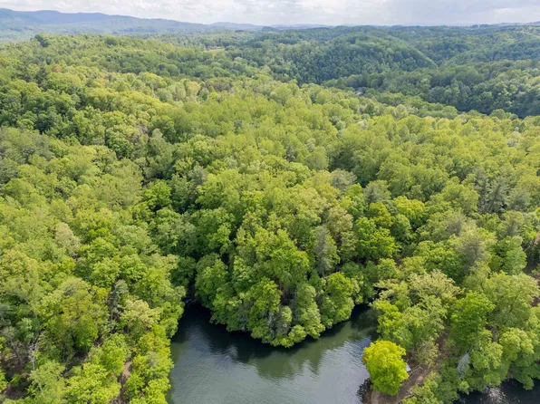 Graham Morris Ln, Pulaski, VA 24301