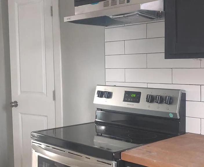 4951 W Thompson St #2R — Photo 3