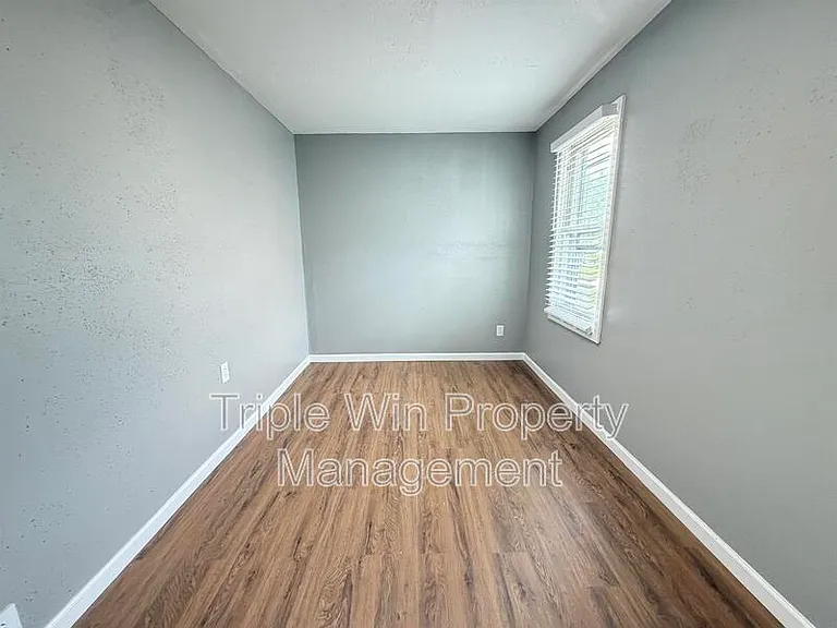 2308 Huntington Ave — Photo 16