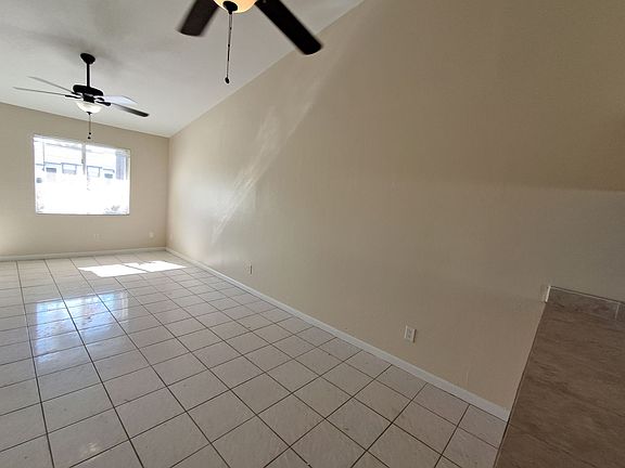 4th image of 3809-3811 SW 8th Ct #B266f0605
