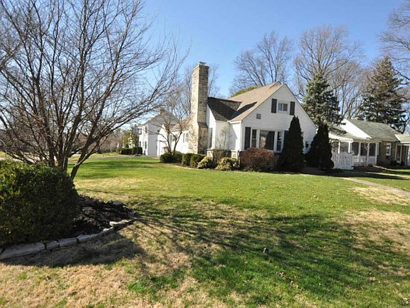 3rd image of 4479 Rosemont Pl