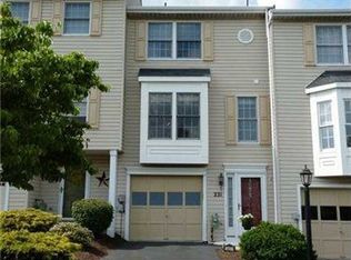 221 Fieldbrook Dr, Canonsburg, PA 15317