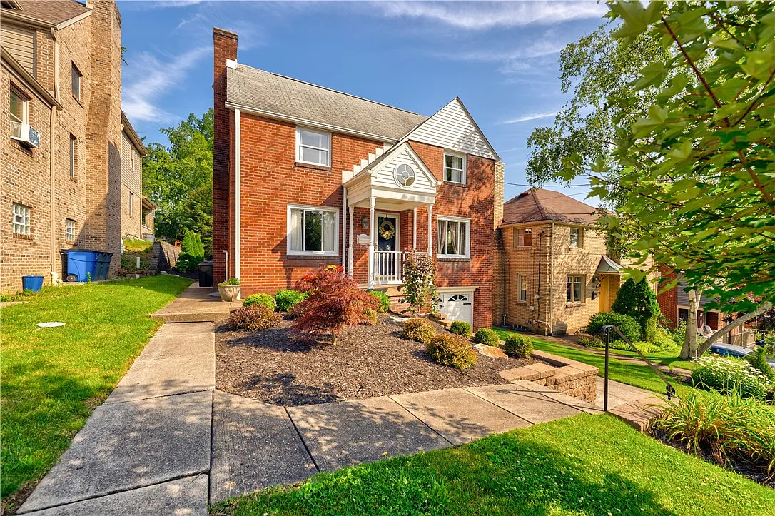 553 Sunset Dr photo 1