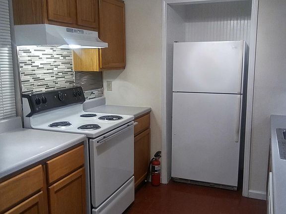 4th image of 828 E State Highway 71 APT 2A