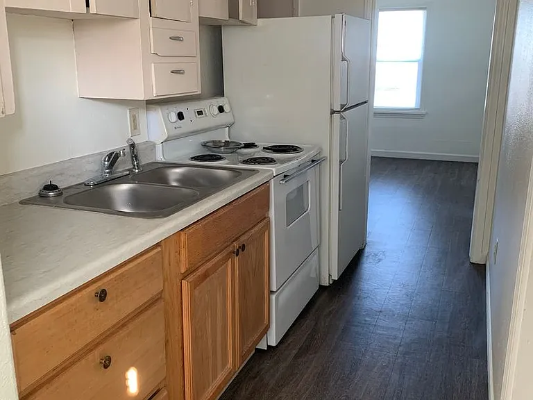 906 SE Court Ave — Photo 12