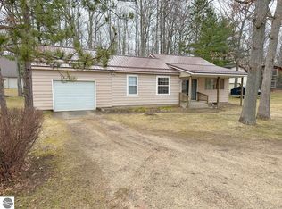 1435 Forest Rd, Harrison, MI 48625