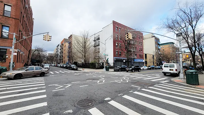 Rented by Chase Global M Realty LLC | media 19