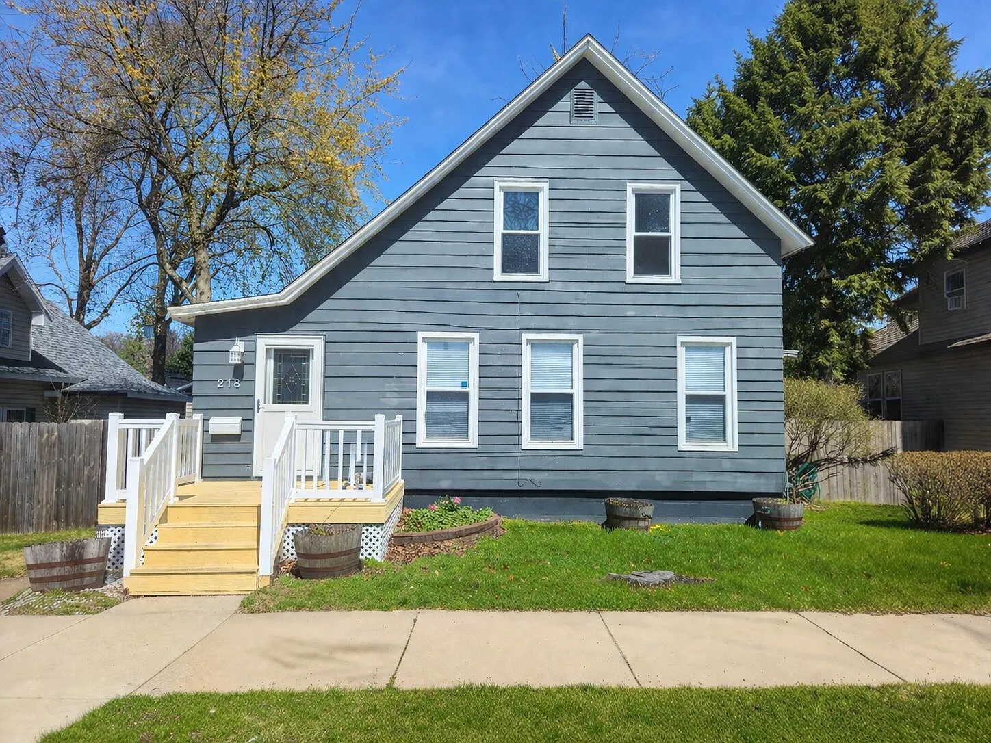 218 Fogarty St photo 1