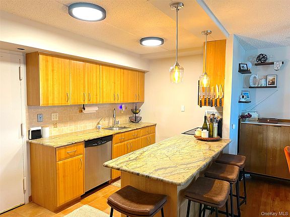 2nd image of 725 Miller Avenue #220