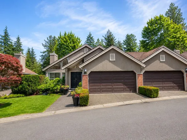 4055 Indian River Dr #22, North Vancouver, BC V7G 2R7