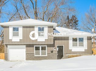 9306 Fairwood Dr, Kansas City, MO 64138