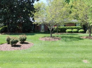 1207 Ridgeway Rd, Johnson City, TN 37601