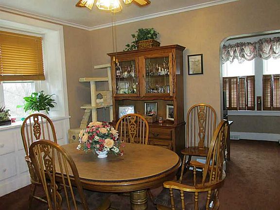 4th image of 826 Cowan Ave