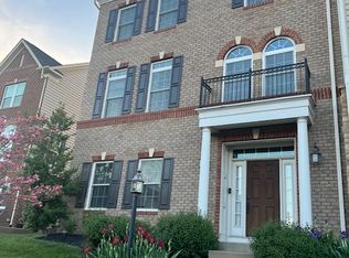 24923 Earlsford Dr, Chantilly, VA 20152