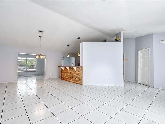3rd image of 2591 18th AVE NE