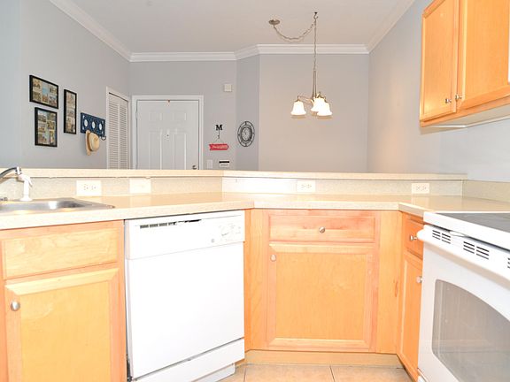 5th image of 275 Old Village Center Cir Unit 6210