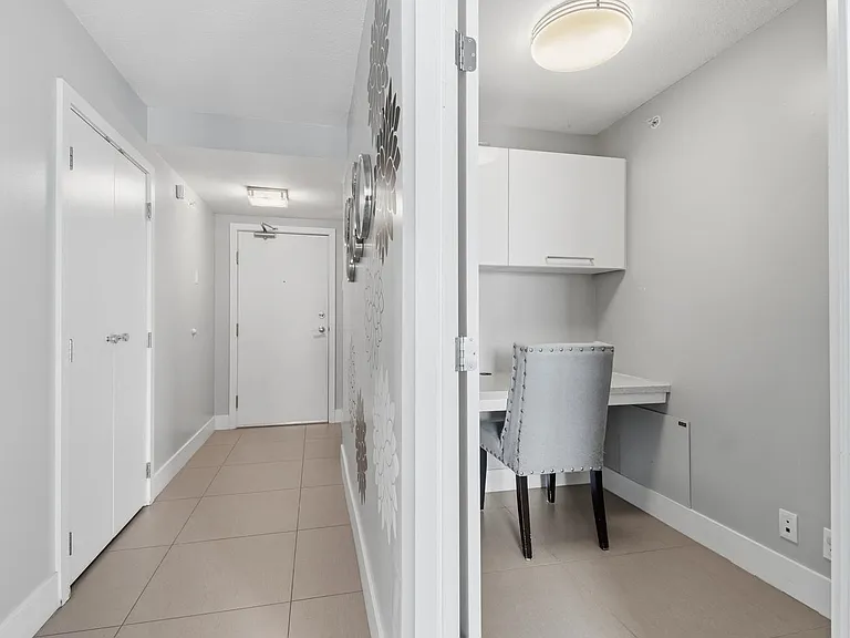 193 Aquarius Mews #1101 — Photo 32