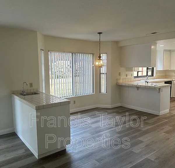 954 Cornwell Ct — Photo 13