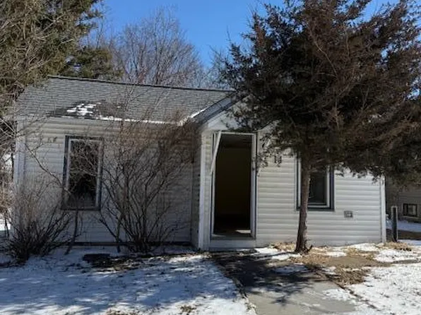 14 4th Ave SE, Dodge Center, MN 55927