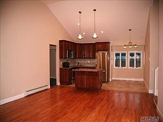 1st image of 18 Swan Dr