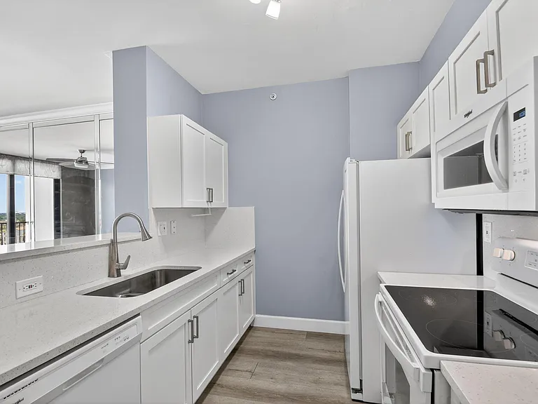 651 Okeechobee Blvd #1008 — Photo 12