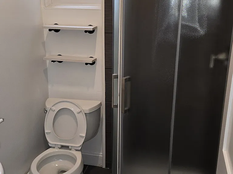 916 Wolcott Ave #3 — Photo 12