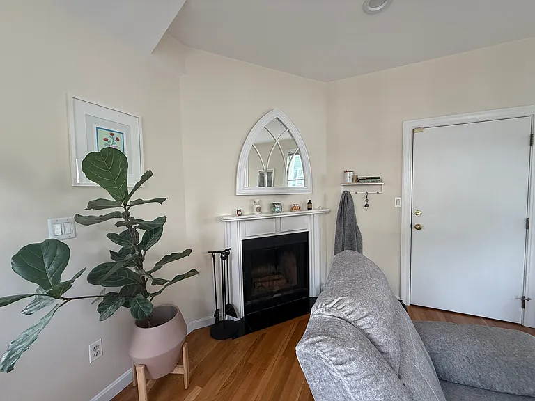 332 Bunker Hill St #1 — Photo 16