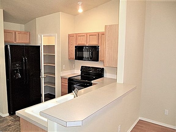 2nd image of 170 N Sagehen St