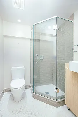 Rented by Nooklyn NYC LLC | media 43