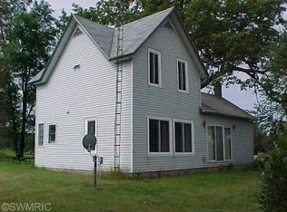 7511 Ryerson Rd, Holton, MI 49425