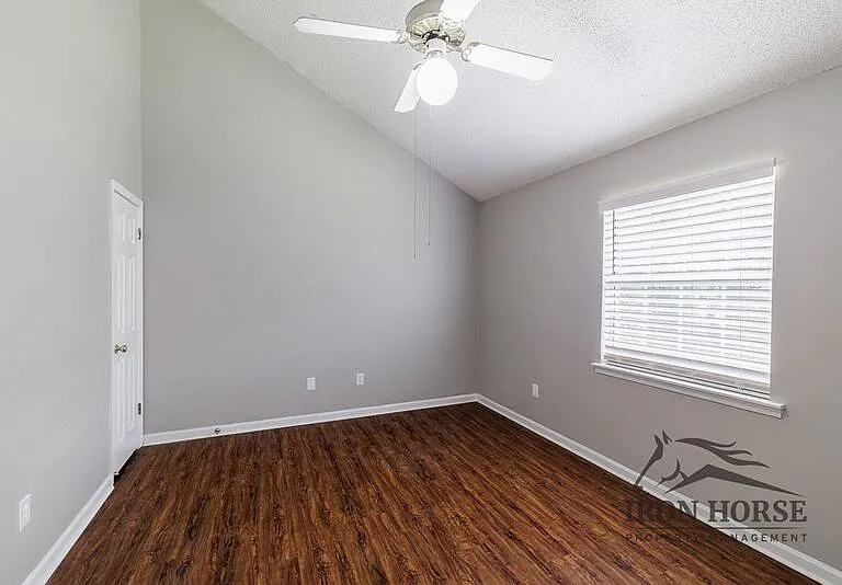 2165 S Milledge Ave #F8 — Photo 9