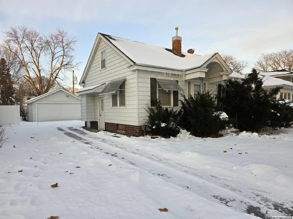 808 9th St NE, Mason City, IA 50401