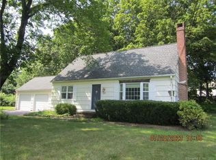 20 Blueberry Ln, Avon, CT 06001